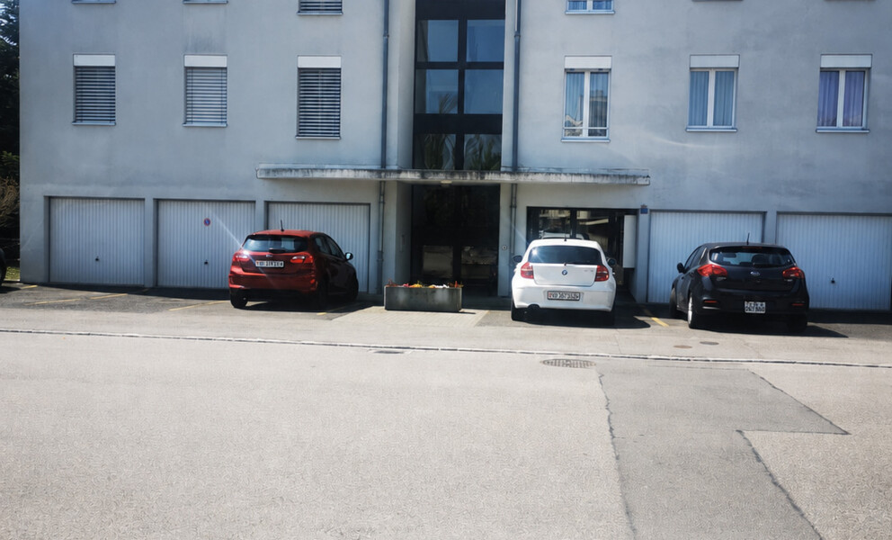 YVERDON-LES-BAINS (QUARTIER FONTENAY) - 2.5 PIÈCES LOUÉ AVEC JARDIN ET TERRASSE