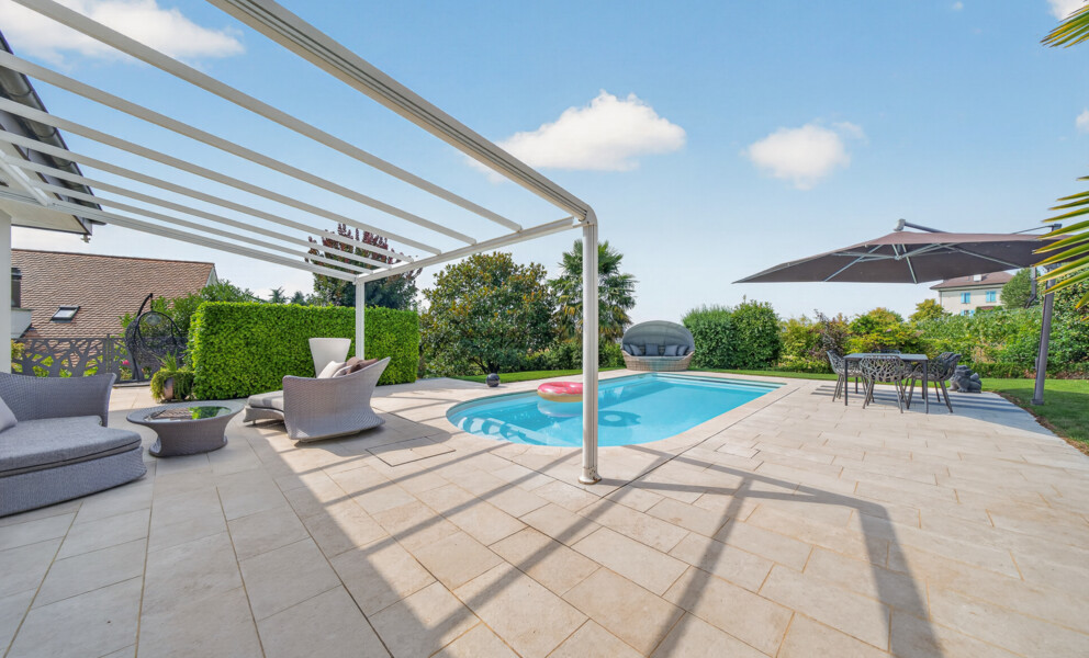 EN BORD DE VIGNE, VILLA AVEC PISCINE À 5 MIN DE MORGES