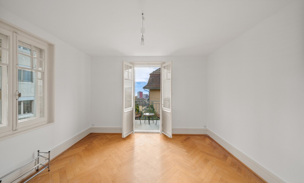Villa de caractère à Lausanne avec jardin et permis en force