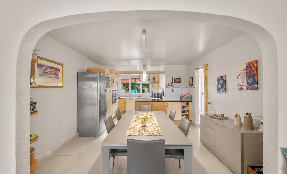 MAISON FAMILIALE LUMINEUSE À ECHANDENS